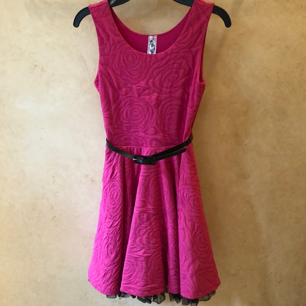 Girl’s pink dress size M (10/12)